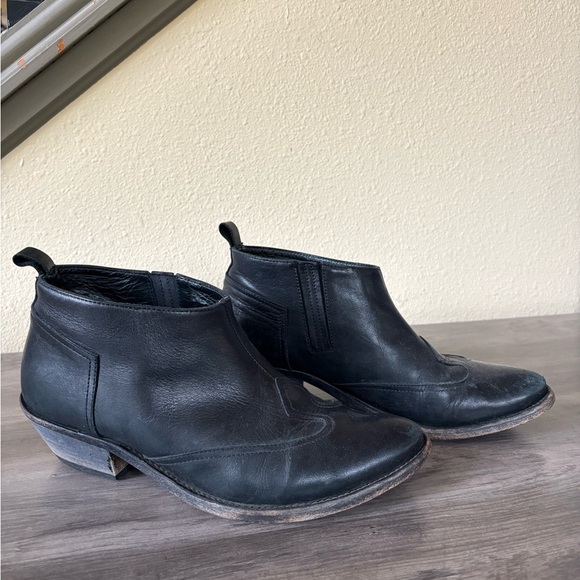 Golden Goose Shoes - Golden Goose Black Leather Ankle Boots Size 38
